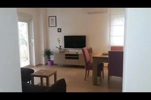 Charmantes Ferienhaus Mit Grill Und Garten Turanj Holiday home