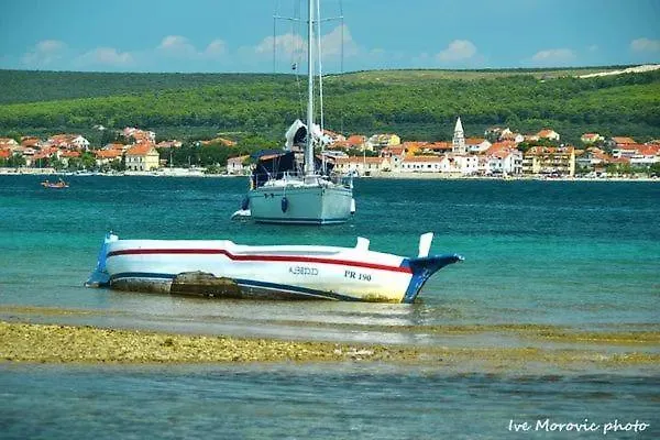 Holiday home Charmantes Ferienhaus Mit Grill Und Garten Turanj Croatia